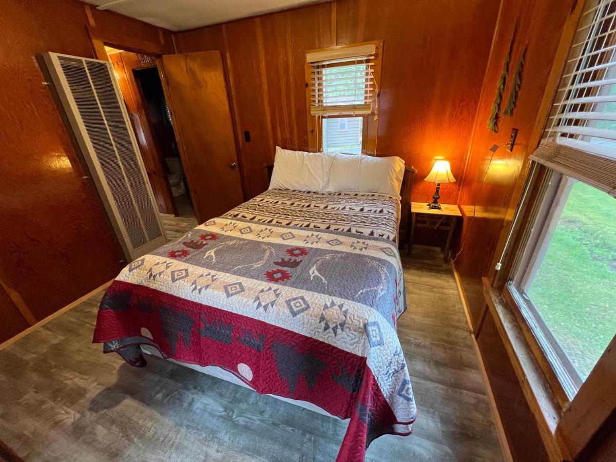 Adirondack Lake Cabins Hotel Indian Lake Екстериор снимка
