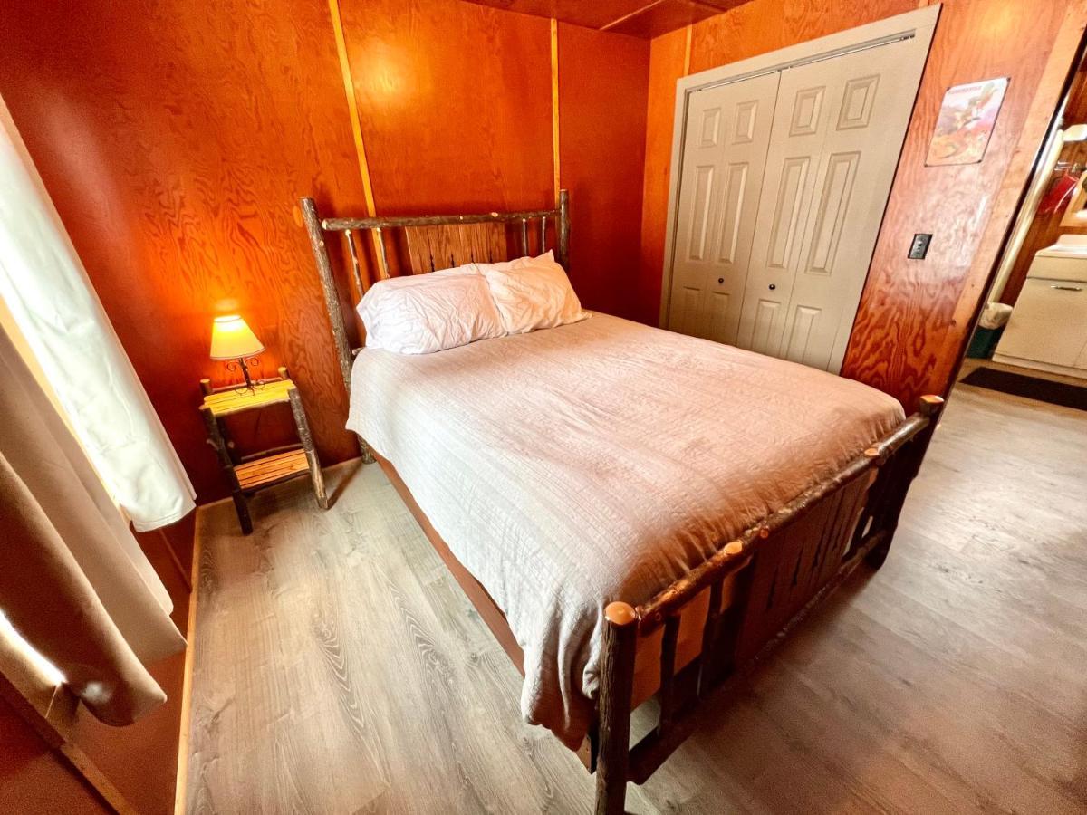 Adirondack Lake Cabins Hotel Indian Lake Екстериор снимка