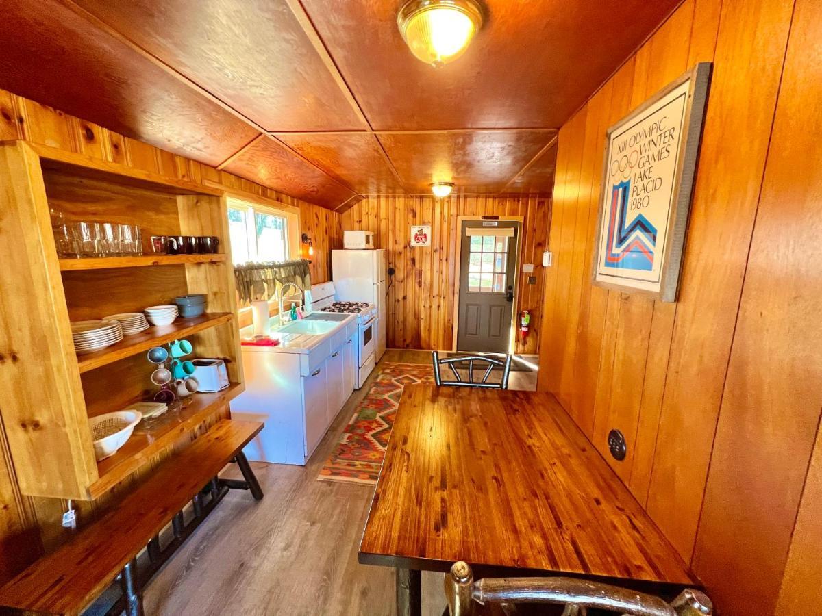 Adirondack Lake Cabins Hotel Indian Lake Екстериор снимка