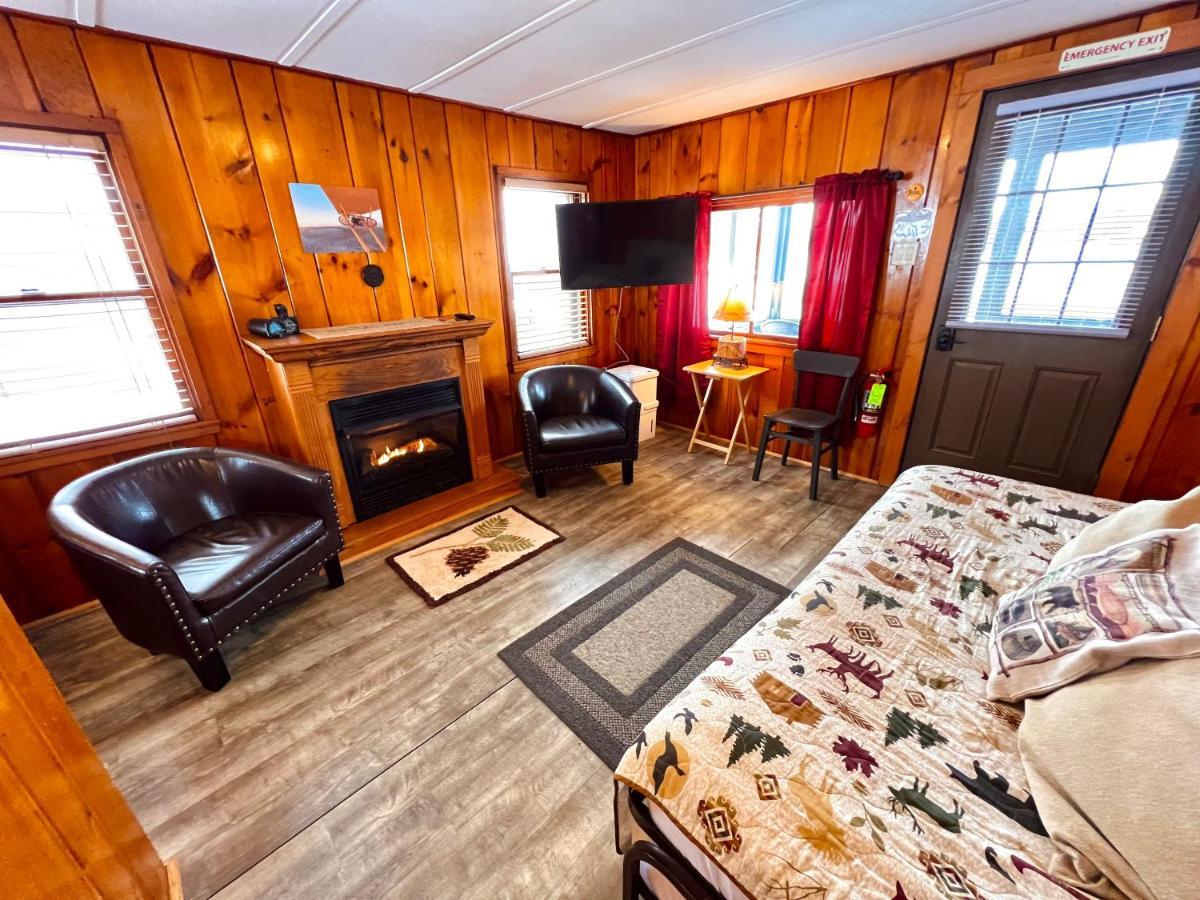 Adirondack Lake Cabins Hotel Indian Lake Екстериор снимка