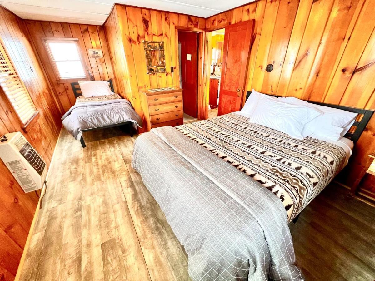 Adirondack Lake Cabins Hotel Indian Lake Екстериор снимка