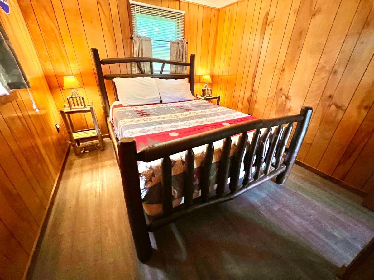 Adirondack Lake Cabins Hotel Indian Lake Екстериор снимка