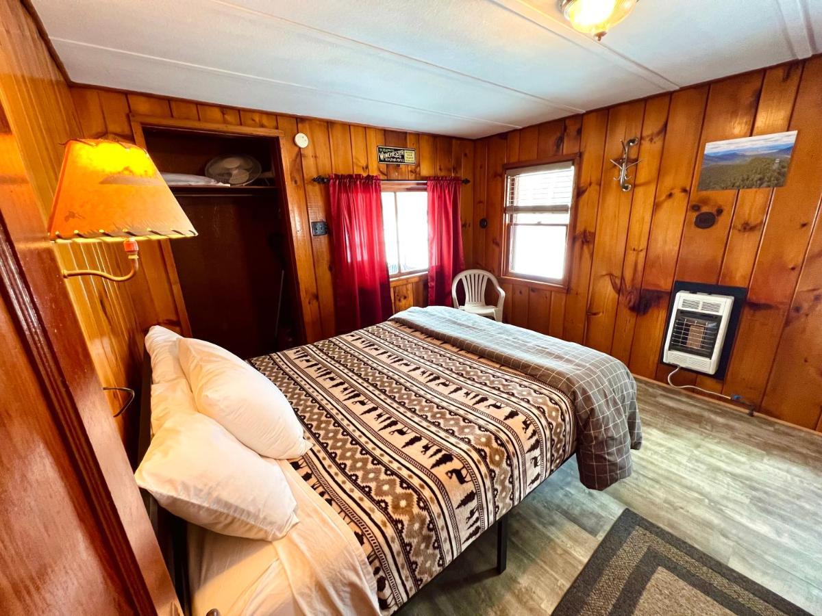 Adirondack Lake Cabins Hotel Indian Lake Екстериор снимка